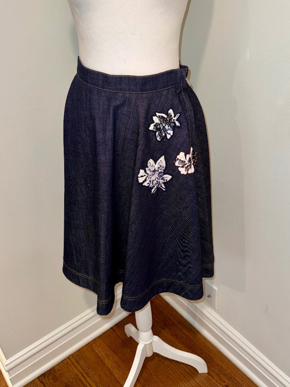 Christian Dior Size 6 Blue Denim Floral Embroidered Skirt